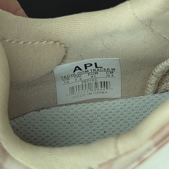 APL Athletic Propulsion Labs Techloom Tracer Sneaker Creme Beach Leopard Women's - Picture 9 of 9